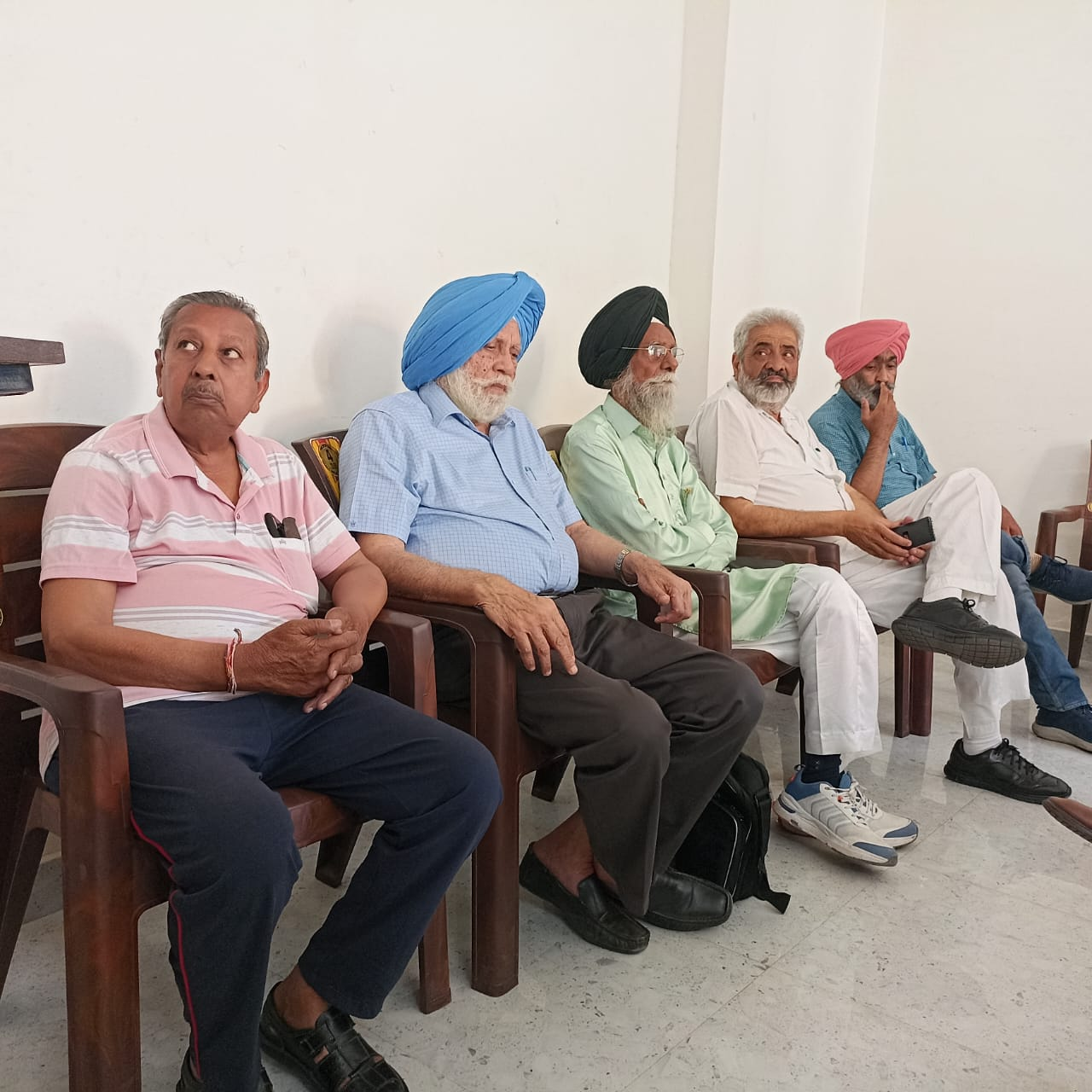 बठिंडा के लेखकों ने दिवंगत लेखकों, लघु कथाकार प्रेम प्रकाश, प्रख्यात आलोचक प्रो. हरजिंदर सिंह अटवाल और चार अन्य लेखकों को श्रद्धांजलि अर्पित की।